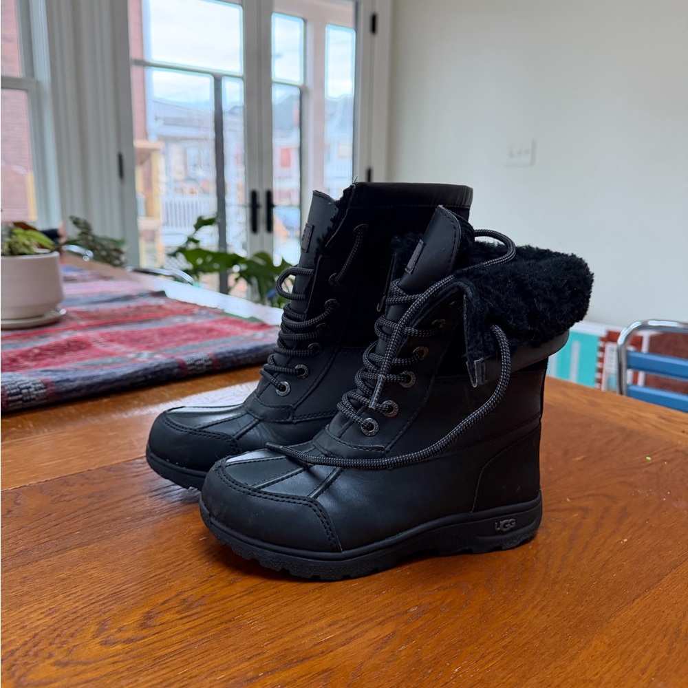 UGG Kids’ Butte II Waterproof Winter Boot | size 1 | EUC | Black